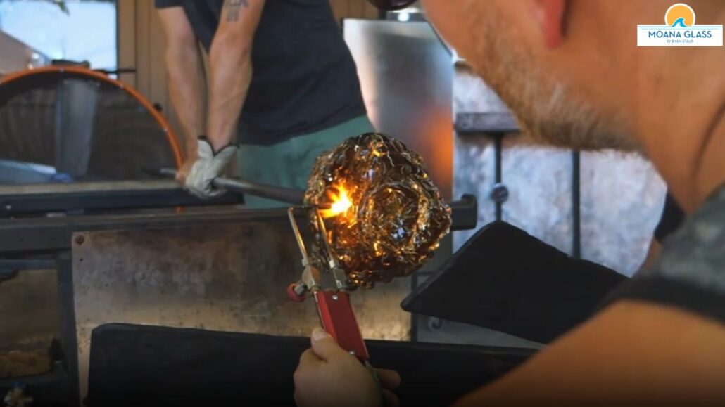 two-types-of-glassblowing-explained